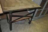  - S013 Table with metal top